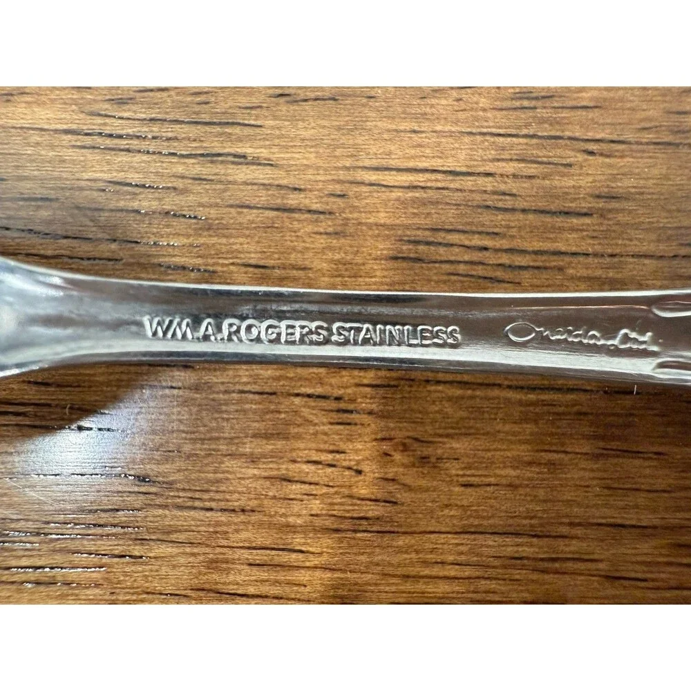 Wm A Rogers Oneida A1 Plus Mfg Co AA Silverplate Fork Floral Handle Pattern